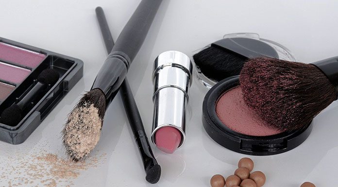 Jak kupować kosmetyki w Internecie?