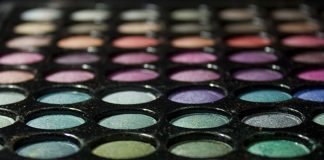 Paleta cieni – jak przygotować świetny makijaż