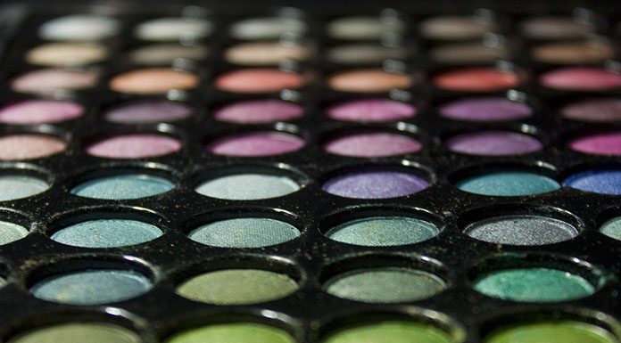 Paleta cieni – jak przygotować świetny makijaż Paleta cieni – jak przygotować świetny makijaż