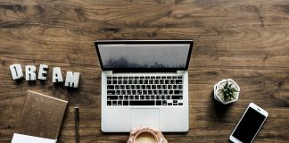 Ścigaj się na ekranie