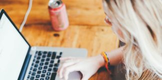 Komunikacja w świecie multimediów