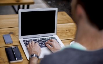 Telefony z atrakcyjnymi dodatkami Telefony z atrakcyjnymi dodatkami