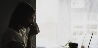 Posłuchaj muzyki w telefonie