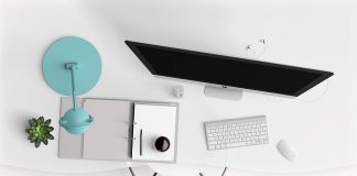 Internetowy pieniądz wypiera realny