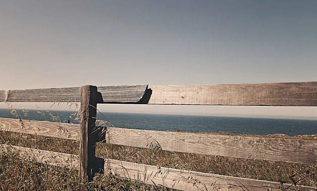 Jak pielęgnować schody drewniane?