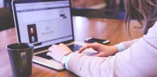 Copywriter zarobki ma niezłe