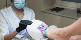 Dlaczego warto robić pedicure hybrydowy (Warszawa)?