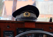 Jak dobrać czapkę do kształtu twarzy mężczyzną?