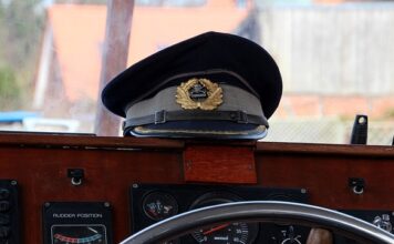 Jak dobrać czapkę do kształtu twarzy mężczyzną? Jak dobrać czapkę do kształtu twarzy mężczyzną?