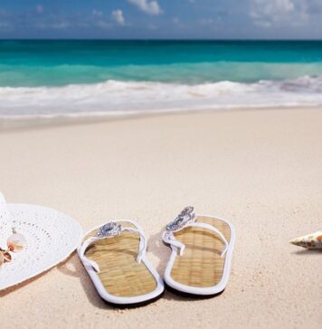 Czy trzeba mieć klapki na basen?