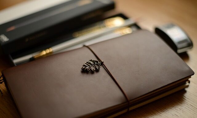 Jak zrobić organizer na bransoletki? Jak zrobić organizer na bransoletki?