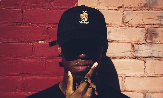 Jak uszyć czapkę Smerfetkę dla dziecka?