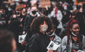 Jak nazywają się szerokie spodnie damskie? Jak nazywają się szerokie spodnie damskie?