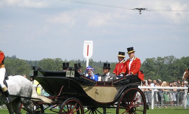 Jak wiązać Ascot? Jak wiązać Ascot?