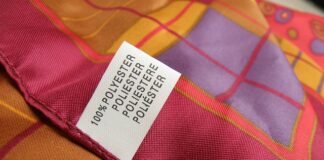 Co jest lepsze poliester czy akryl?