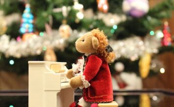 Jak wiązać stanik od stroju? Jak wiązać stanik od stroju?