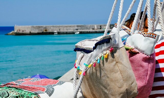 Jak wiązać chustę na torebce? Jak wiązać chustę na torebce?