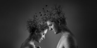 Z czym ubrać szare dresy?