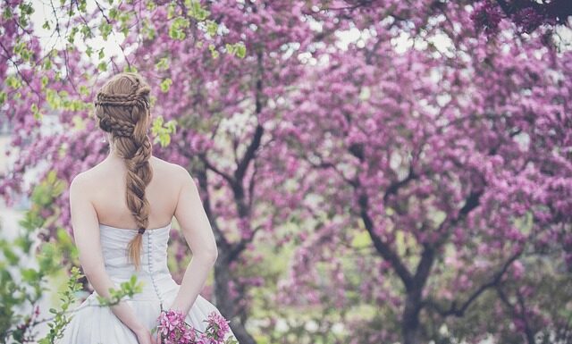 Czy pan młody przyjeżdża po Pannę Młodą?