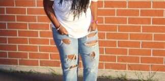 Jak nosić obcisłe jeansy?