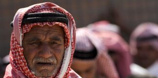 Co oznacza chusta w kieszeni?