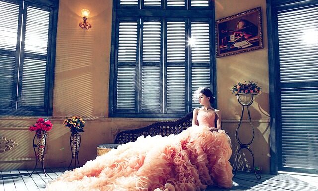 Kto ubiera pannę młodą do ślubu? Kto ubiera pannę młodą do ślubu?