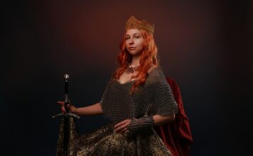 Co to znaczy diadem?