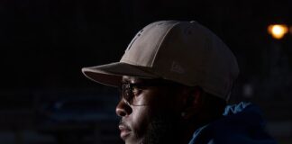 Jak wyprasować czapkę z daszkiem?