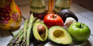 Co pod szyję dla Pana Młodego?