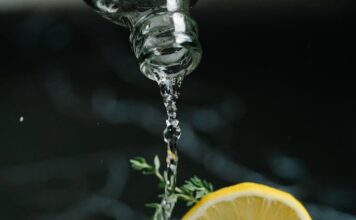 Koktajle z whisky: Przepisy i techniki mieszania Koktajle z whisky