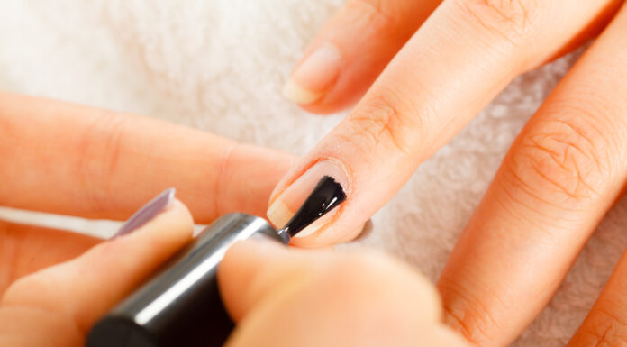 Manicure hybrydowy na każdą okazję – jak dopasować stylizację? Manicure hybrydowy