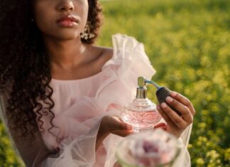 Trwałe zapachy dla kobiet – dlaczego perfumy arabskie zyskują tak dużą popularność? orientalne perfumy damskie